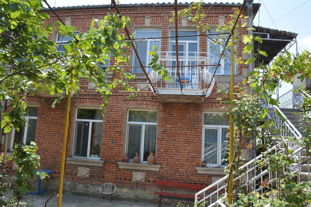 Hotel Friends House Kutaisi Esterno foto