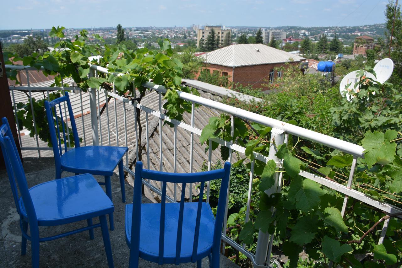 Hotel Friends House Kutaisi Esterno foto