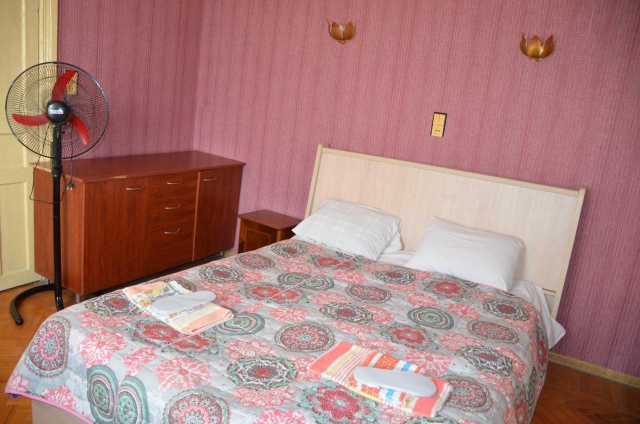 Hotel Friends House Kutaisi Esterno foto