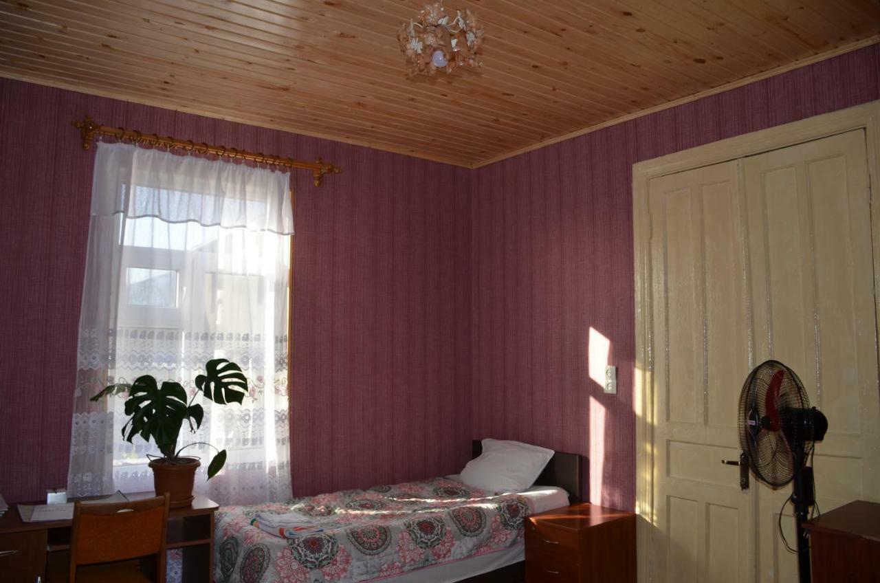 Hotel Friends House Kutaisi Esterno foto